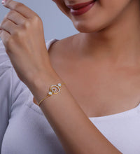 Gold Circular Magic Diamond Bracelet