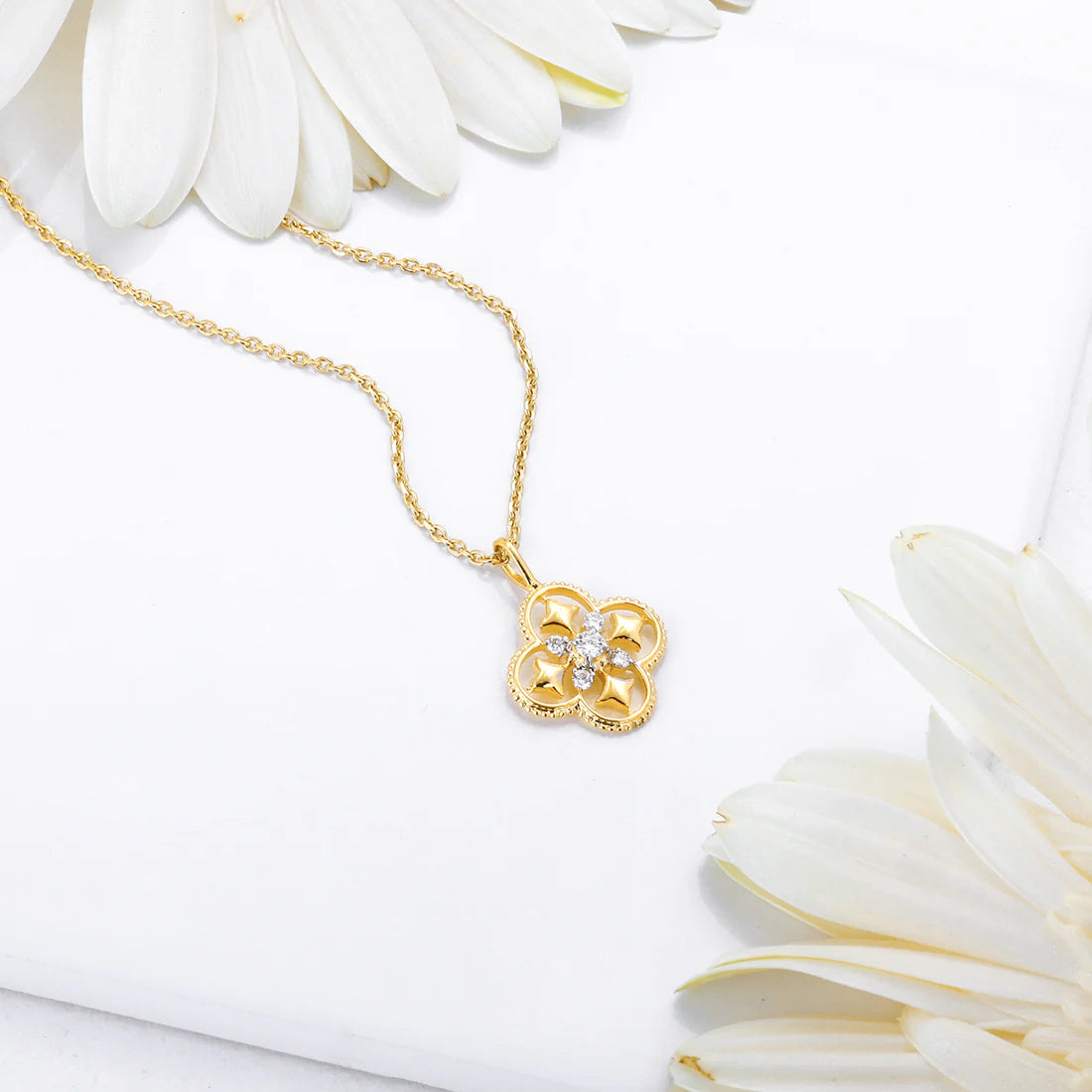 gold mystique bloom diamond pendant