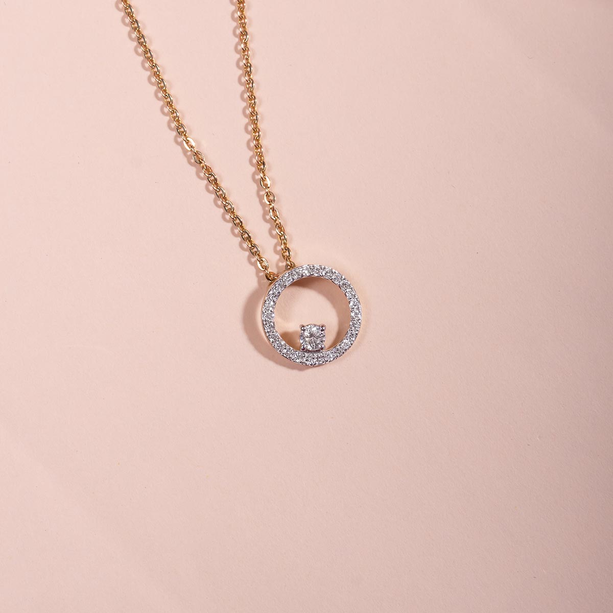 gold circle diamond pendant (with chain)