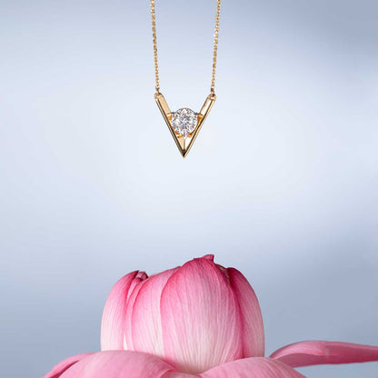 V-Shaped Padma Cut Diamond Pendant (With Chain)