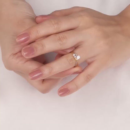 Gold Enchanting Infinity Diamond Ring